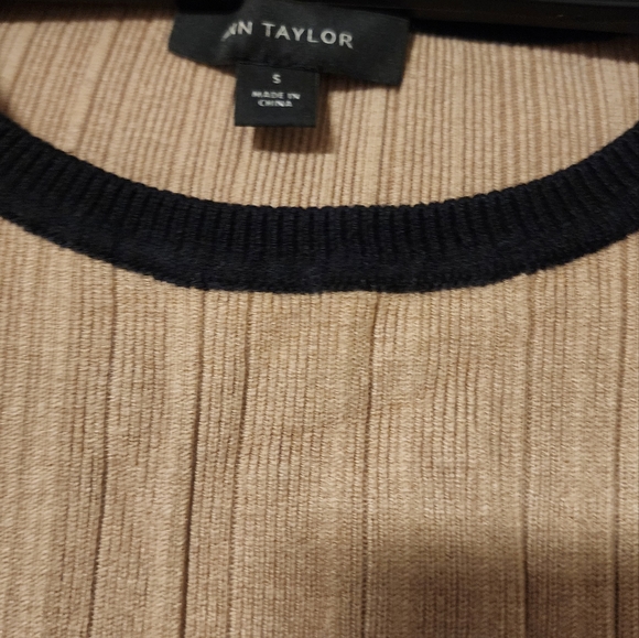 Sweater - Picture 1 of 4